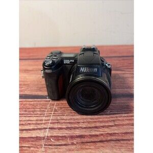 Nikon Digital Bridge Camera Coolpix 8700 8.0MP Flip Screen Black Tested 8x Zoom